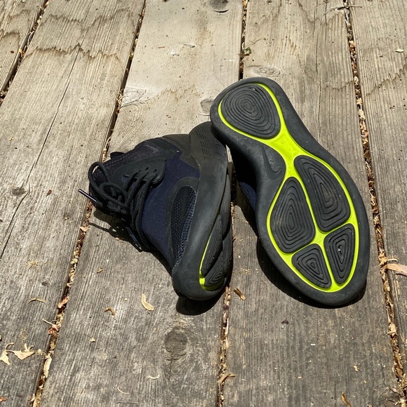 Women’s Nike Lunarcharge sneakers - Picture 12 of 13